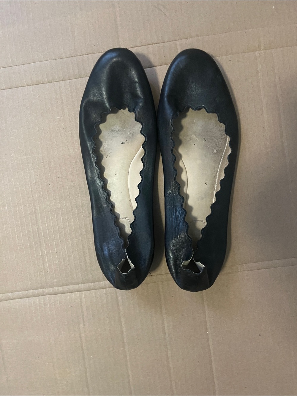 Chloe Black Leather Scalloped Ballet Flats